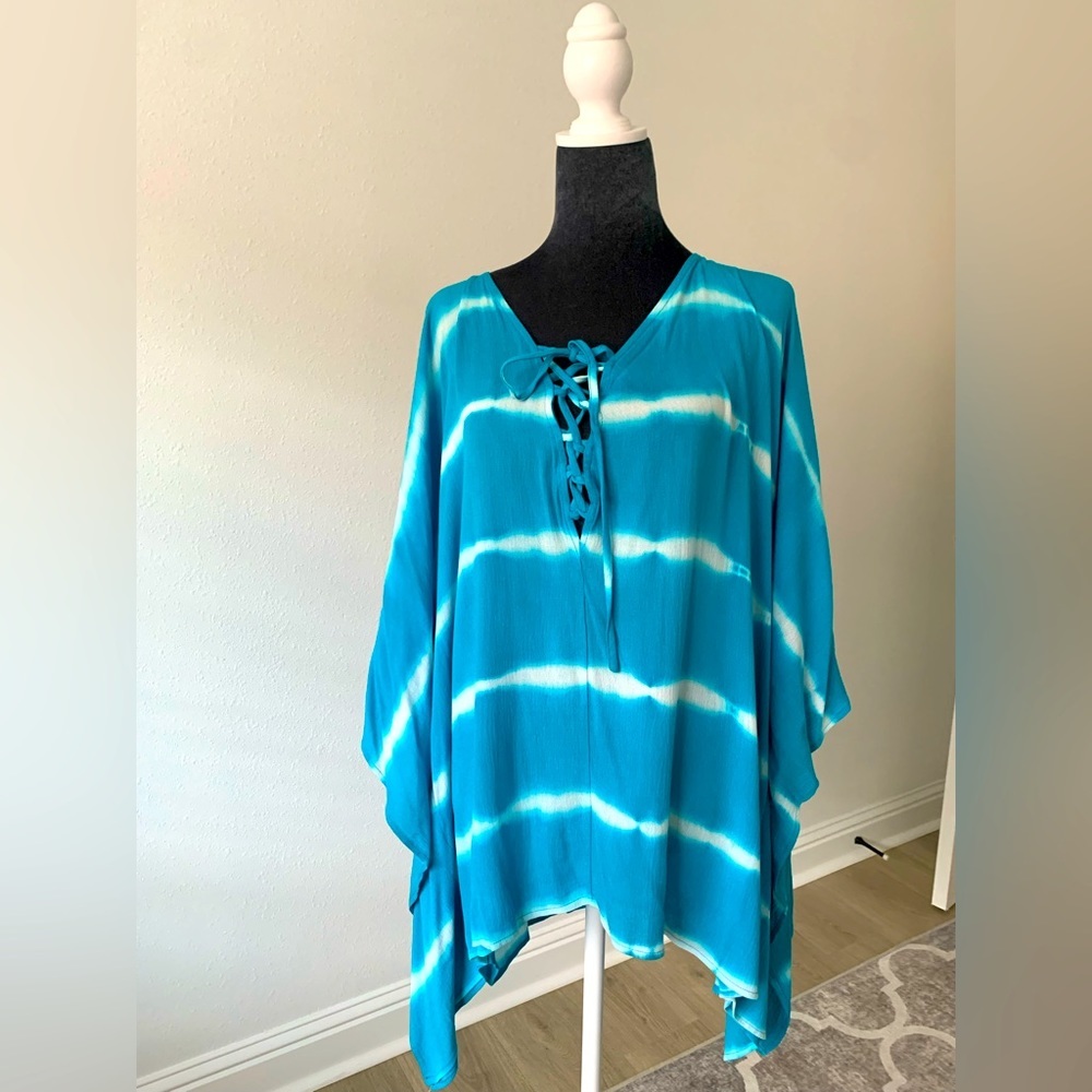 Buddy Love Turquoise & White Lace-Up Tie-Dye Poncho Top